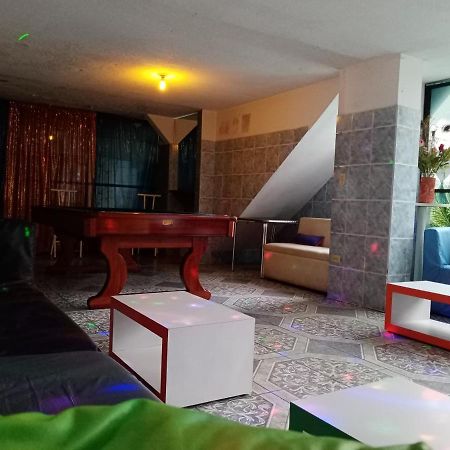 Hostal Sauna Water Palace กีโต ภายนอก รูปภาพ