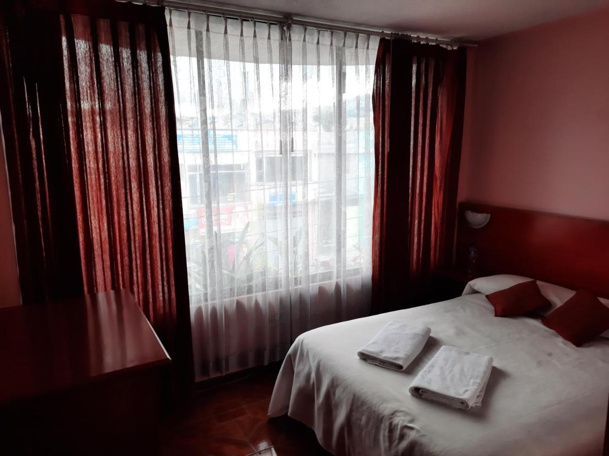 Hostal Sauna Water Palace กีโต ภายนอก รูปภาพ