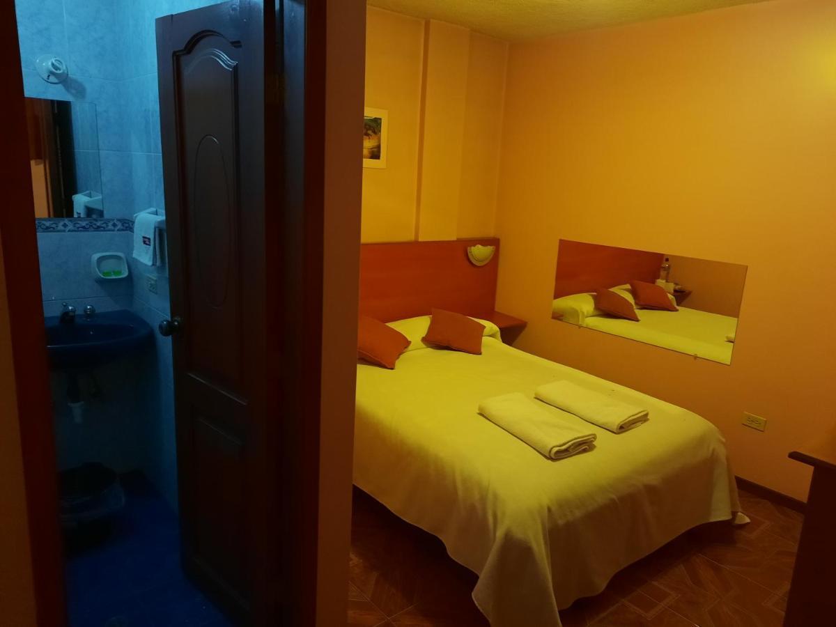 Hostal Sauna Water Palace กีโต ภายนอก รูปภาพ