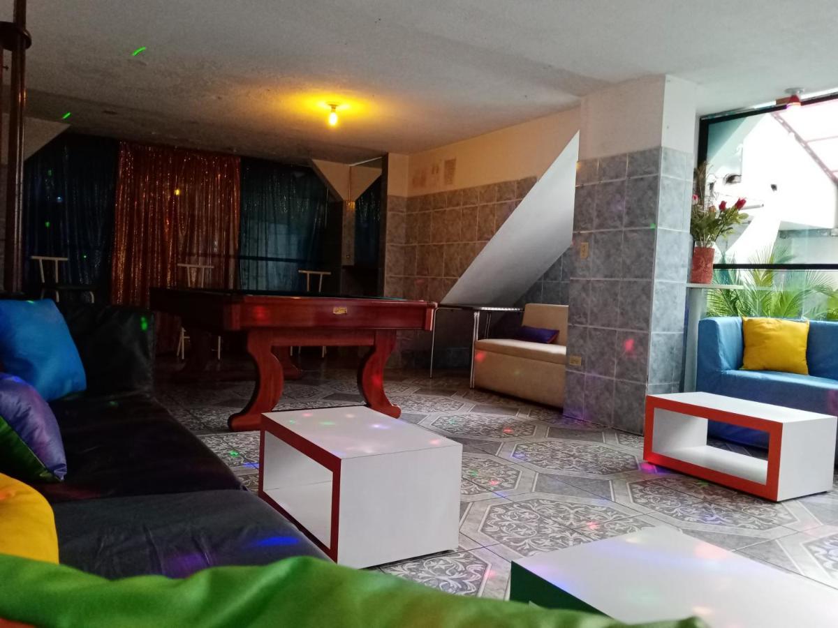 Hostal Sauna Water Palace กีโต ภายนอก รูปภาพ