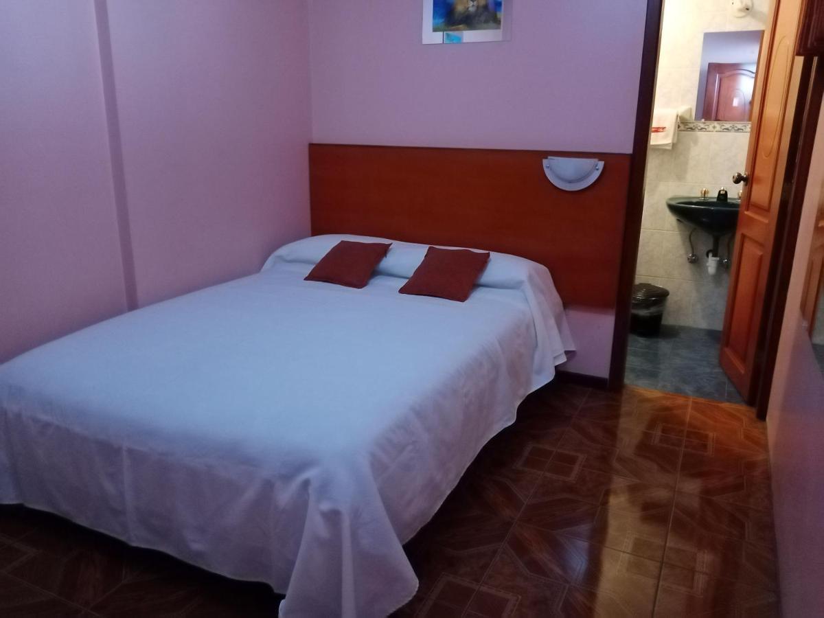 Hostal Sauna Water Palace กีโต ภายนอก รูปภาพ